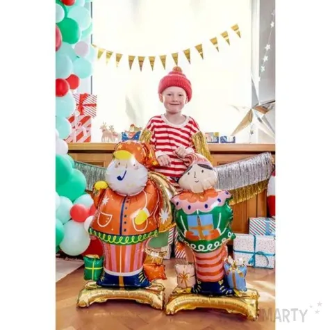 balon foliowy boze narodzenie swiety mikolaj stojacy z fajka i prezentami partydeco 42 shp