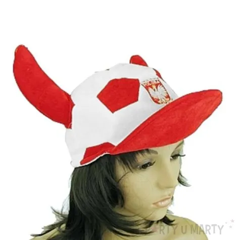 czapka kibica z rogatym warkoczem polska