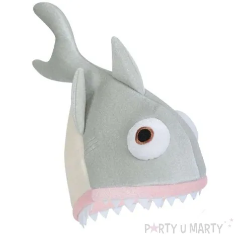 czapka pirania na glowie fries