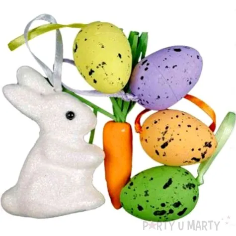 dekoracja bialy krolik i kolorowe pisanki titanum