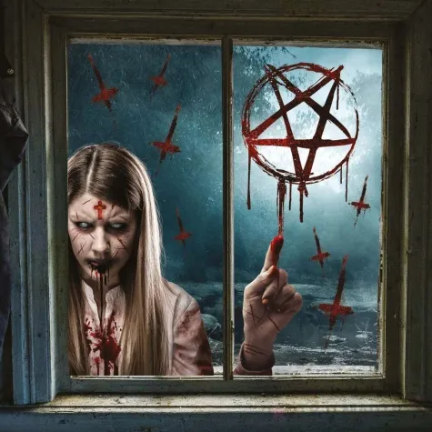 dekoracja na okno upior pentagram krzyz guirca 2 szt