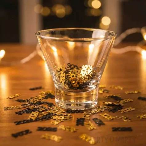 dekoracja na sylwestra konfetti papierowe nowy rok 2026 czarno zlote 60 szt