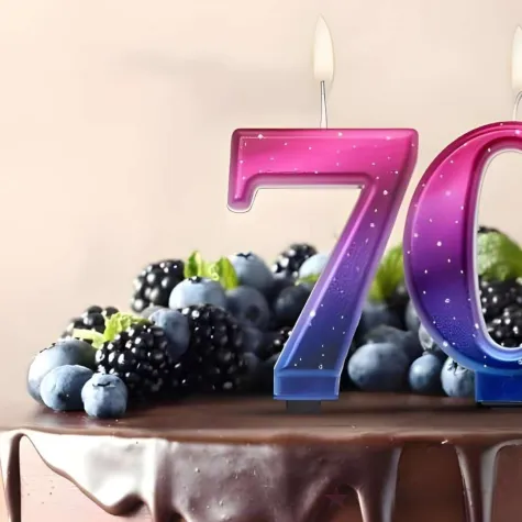 dekoracja na urodziny swieczka tortowa kosmos cyfra 7 galaxy rozowa niebieska metaliczna