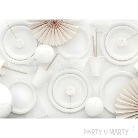 dekoracja stolu na urodziny serwetki papierowe monokolor biale 33 cm 20 szt