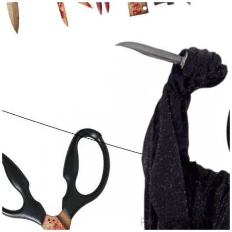 dekoracyjny baner girlanda na halloween zakrwawione siekiery noze i inne narzedzia 360 cm