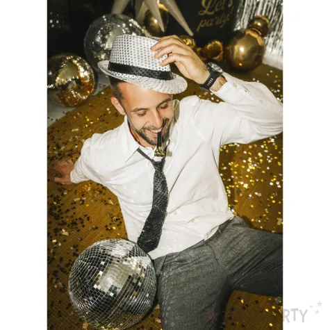 dodatek do stroju na sylwestra karnawal nowy rok urodziny kapelusz cekinowy srebrny disco