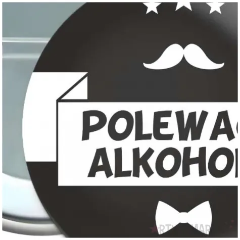 dodatek do stroju na wieczor kawalerski przypinka polewacz alkoholu zabawny gadzet pin