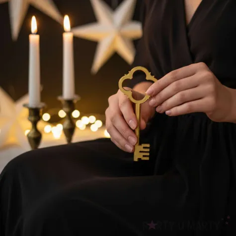 dodatki do zabawy na andrzejki zestaw do lania wosku klucz i swiece wrozby andrzejkowe