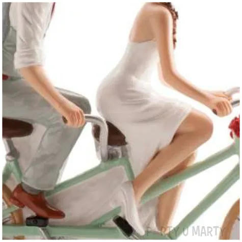 figurka na tort mloda para na rowerze dekora 16 x 18 cm