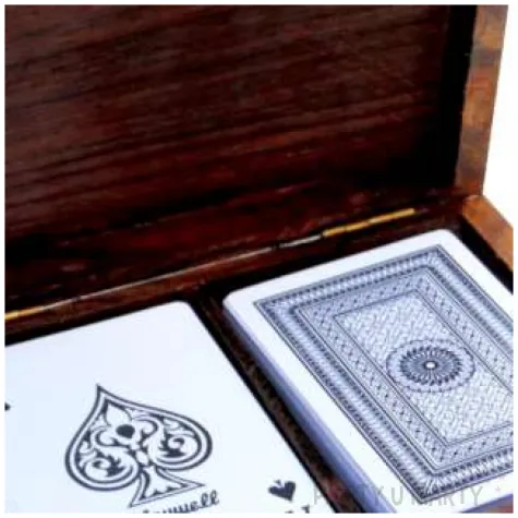 karty do gry drewniane pudelko i dwie talie kemis