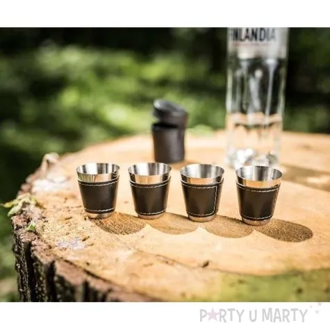 kieliszki do wodki czarny trunek z etui gadgetmaster 4 szt