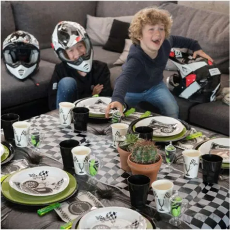 kubeczki papierowe f1 wyscigi samochodowe santex 250 ml 10 szt