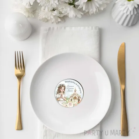 magnes komunia swieta dziewczynka i kosciol upominek dla gosci pamiatka 7 6 cm