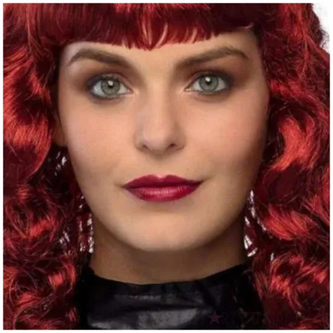 peruka party dlugie loki z grzywka bordowy boland