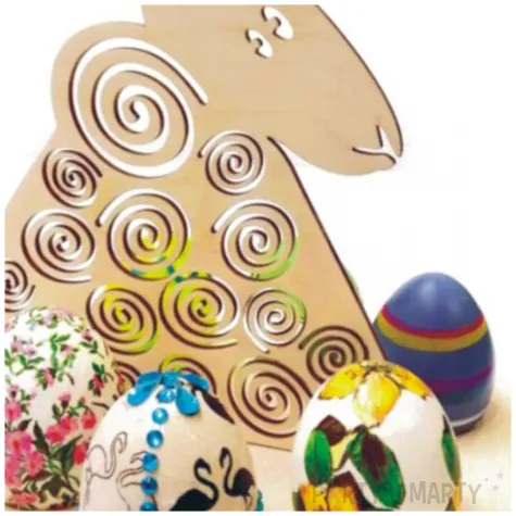 podstawka do jajek baran zakrecony drewniana 20x22 cm