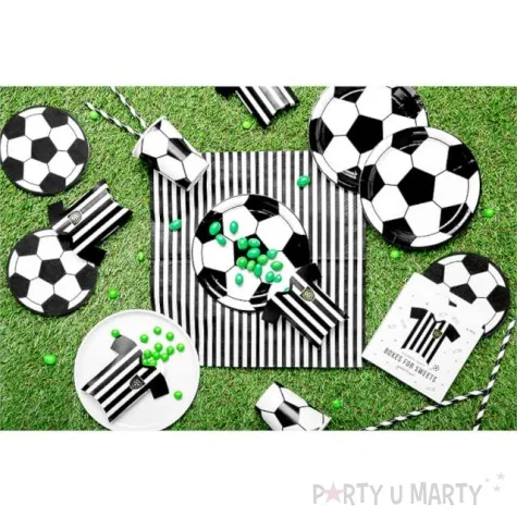 pudeleczka dla gosci koszulki pilkarskie bialo czarne partydeco 6 szt