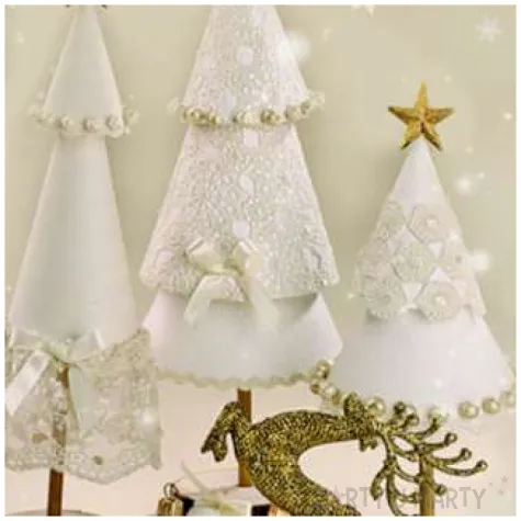 serwetki trzy biale recznie robione choinki maki 33 cm 20 szt