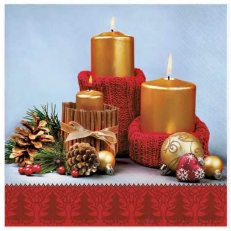 serwetki zlote swiece w czerwonych sweterkach maki 33 cm 20 szt