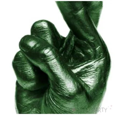 swieca dlon skrzyzowane palce zielony metalik candellana 230 mm