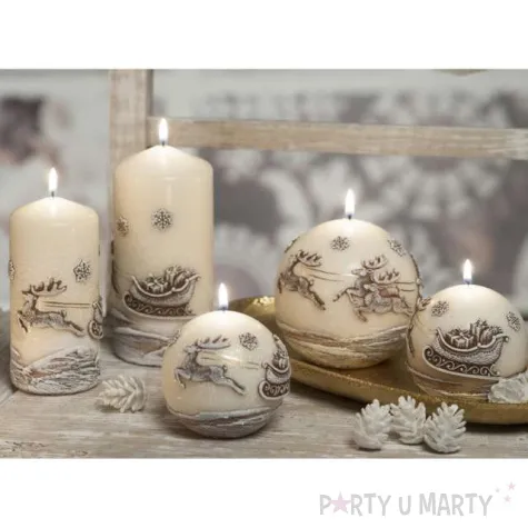 swieca pienkowa renifery ciagnace sanie kremowa bartek candles 150 70 mm