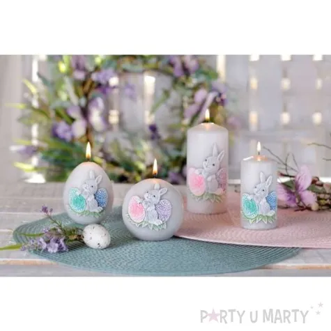 swieca pienkowa wielkanoc z zajaczkiem szaro rozowa bartek candles 100 mm