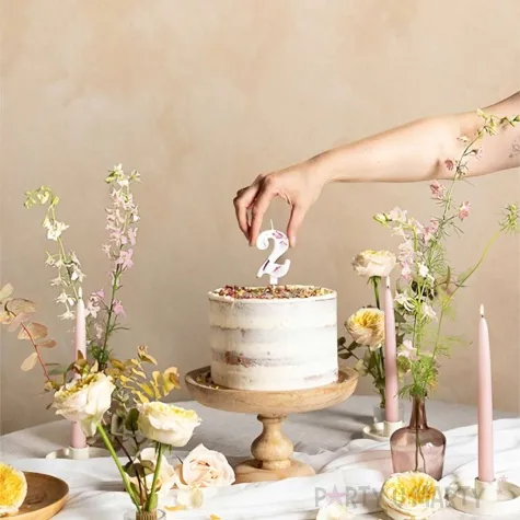 swieczka na tort cyfra 2 platki kwiatow bialy partydeco 8 cm