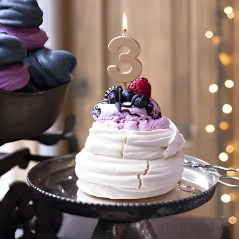 swieczka na tort cyfra 3 rose gold partydeco 9 cm