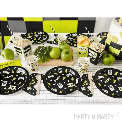 talerzyki papierowe dla gracza czarny partydeco 23 cm 6 szt