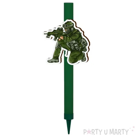 xx fontanna z dekoracja zolnierz