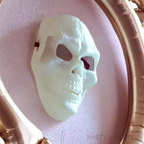 xx maska czaszka swiecaca w ciemnosci 17x27cm