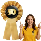 kotylion prezent na 50 urodzinowy zloto czarny w stylu glamour