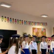 dekoracja do powieszenia girlanda papierowa pasowanie na przedszkolaka kredki baner 3 3 m