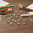 dekoracja do zdobienia scrapki drewniane cyfry do decoupage scrapbooking diy 30 mm 20 szt