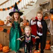 dekoracja na andrzejki sztuczna pajeczyna i 2 pajaki nylonowa halloween ozdoba biala 60 g