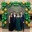 dekoracja na bal maturalny studniowke sw patryka balon foliowy koniczynka zielony 14 shp
