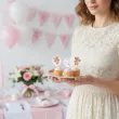 dekoracja na chrzest swiety dziewczynki pikery na muffinki rozowy mis szpilki na babeczki 6 szt