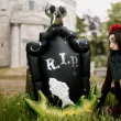 dekoracja na halloween stojacy balon foliowy xl nagrobek i czaszka 59 1 awk
