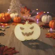 dekoracja na halloween zawieszka drewniana zla dynia ozdoba do powieszenia 82 x 62 mm