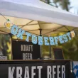 dekoracja na oktoberfest baner papierowy napis niebieska krata bawarska girlanda ozdoba 2 m