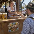 dekoracja na oktoberfest plakat do powieszenia na okno drzwi bawarski festiwal piwa festyn bawaria