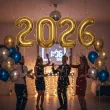 dekoracja na sylwestra nowy rok zestaw balonow foliowych 2026 zlote 34 4 szt