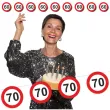 dekoracja wiszaca na 70 urodziny baner girlanda liczba 70 traffic birthday znak zakazu