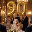 dekoracje na 18 urodziny zestaw balonow liczba 90 zloty 33 dgt 2 elementy