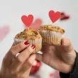 dekoracje na babeczki walentynkowe pikery na muffinki czerwone serca 6 szt