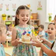 dekoracje na dzien wiosny pikery na muffinki babeczki kwiatki i motylki do przedszkola x6
