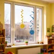 dekoracje na dzien wiosny swiderki wiszace kolorowe kwiaty do przedszkola szkoly 6 szt