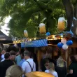 dekoracje na oktoberfest zestaw balonow piwo flaga bawarii niebieski bialy zloty 22 szt