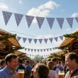 dekoracla wiszaca na oktoberfest baner papierowy flaga bawarska girlanda ozdoba krata 3 6 m