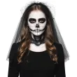 dodatek do stroju na halloween biala farbka do twarzy z gabeczka do makijazu