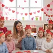 dodatek do stroju na walentynki opaska papierowa brokatowe serce czerwone do fotobudki